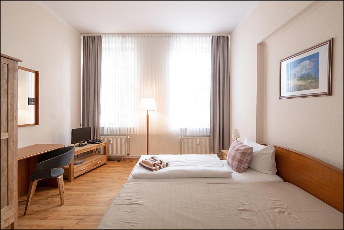 Markt Eins Gaestezimmer Schoppenstedt Exterior foto