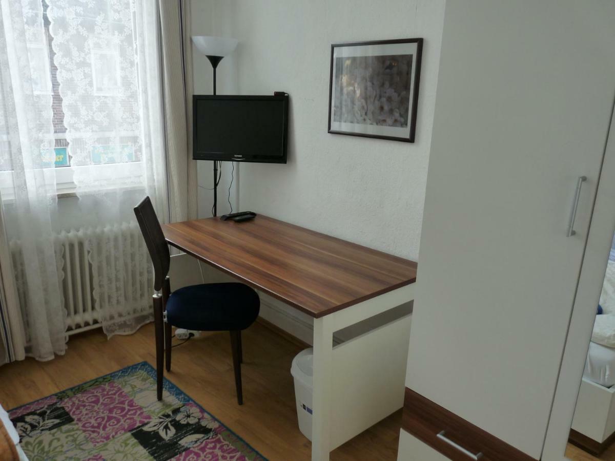Markt Eins Gaestezimmer Schoppenstedt Exterior foto